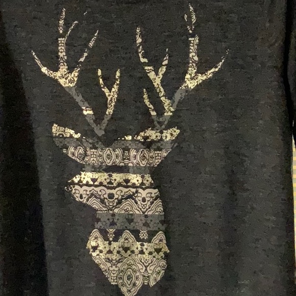 EUC STYLE & CO LONG SLEEVE TOP W/FESTIVE BUCK HEAD.  SMALL - Picture 3 of 6